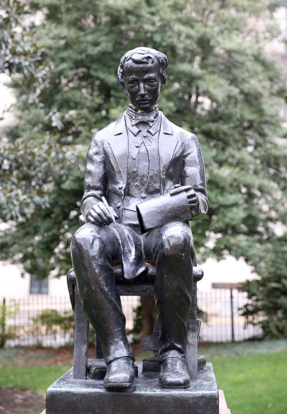 Poe Statue Capitol Square